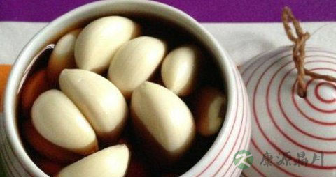 怎样腌腊八蒜才绿 怎样腌腊八蒜才绿