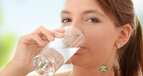 喝白开水为什么会发胖