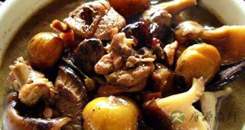 板栗炖鸡的功效与作用 板栗炖鸡的功效与作用