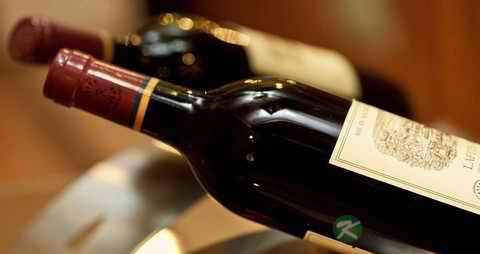 晚上喝红酒的最佳时间 晚上喝红酒的最佳时间