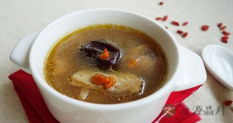 乌鸡和什么煲汤对补气好