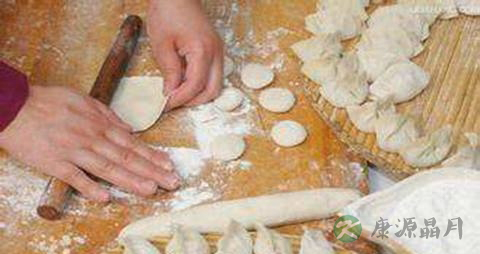 煮饺子用什么锅 煮饺子用什么锅