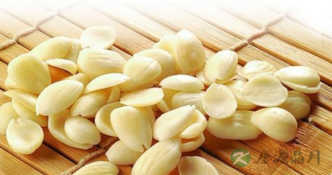 杏仁的营养价值_吃杏仁的好处