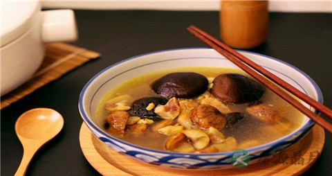 板栗炖鸡还可以加什么 板栗炖鸡还可以加什么