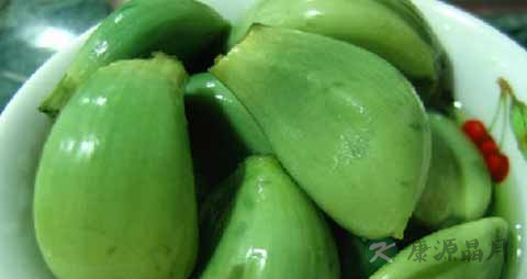 腊八蒜如何腌制的翠绿 腊八蒜如何腌制的翠绿