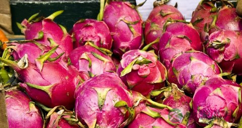 火龙果果皮发霉了还能吃吗