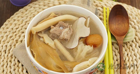 海底椰煲汤的做法