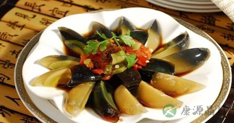 皮蛋蛋白变黄能吃吗