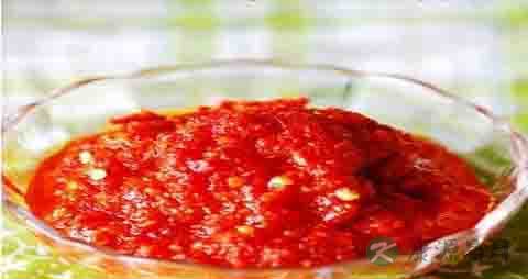 辣椒酱的吃法_哪些人不能吃辣椒酱 辣椒酱的吃法_哪些人不能吃辣椒酱
