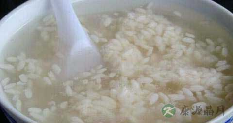 自制米酒上面长白毛还能吃吗 自制米酒上面长白毛还能吃吗