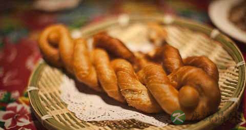 麻花的营养价值_吃麻花的好处 麻花的营养价值_吃麻花的好处