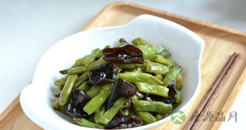 虾和豆角能一起吃吗