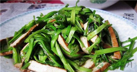 水芹菜的吃法_哪些人不能吃水芹菜