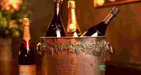 红酒怎么喝最容易醉 红酒怎么喝最容易醉