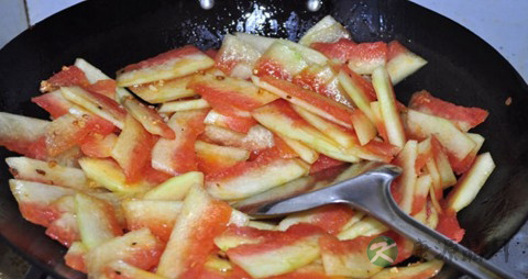 西瓜皮擦脸有什么好处