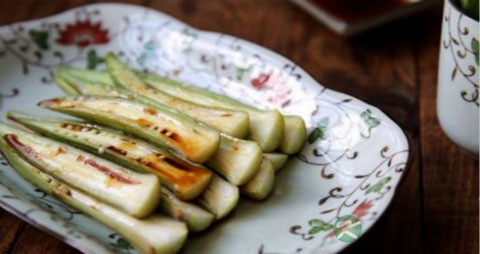 炒秋葵必须焯水吗