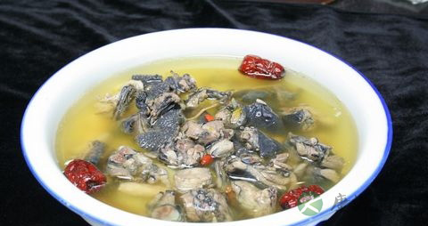 乌鸡和什么煲汤对补气好