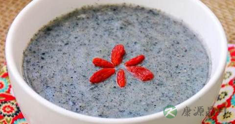 黑芝麻炒熟吃上火吗 黑芝麻炒熟吃上火吗