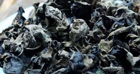 凉拌木耳用焯水吗