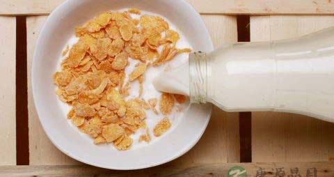 脱脂牛奶的吃法_哪些人不能吃脱脂牛奶