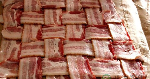 炒腊肉前要先煮熟么