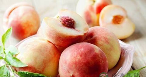 桃子可以和西瓜一起吃吗