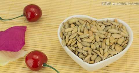 西瓜子仁的营养价值_吃西瓜子仁的好处