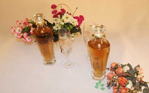 蜂蜜酒的营养价值_吃蜂蜜酒的好处 蜂蜜酒的营养价值_吃蜂蜜酒的好处