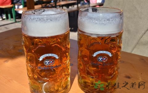 啤酒能洗脸吗 啤酒能洗脸吗