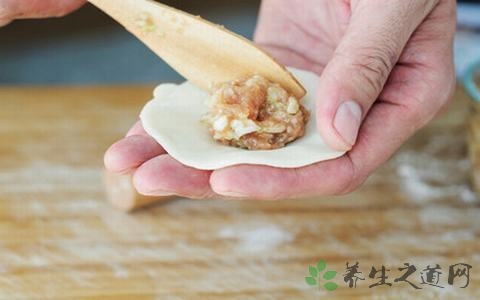 饺子馅要放酱油吗 饺子馅要放酱油吗