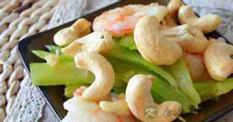 做西芹腰果炒虾仁放什么调料