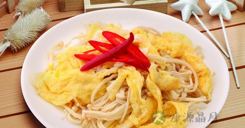 金针菇炒鸡蛋的营养价值