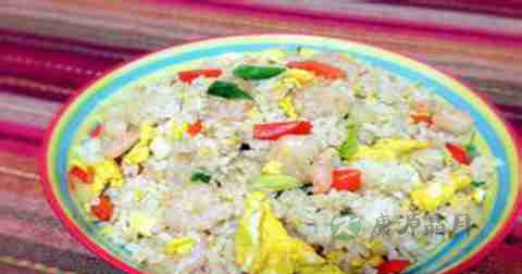 虾仁炒饭什么时候放调料