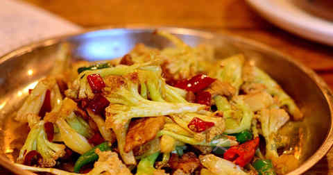 花椰菜炒肉的营养价值