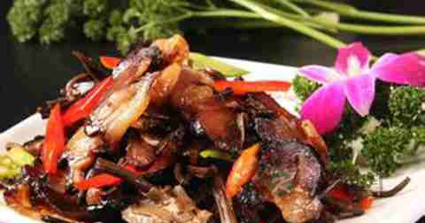 茶树菇炒腊肉的营养价值
