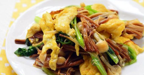 金针菇炒鸡蛋的营养价值