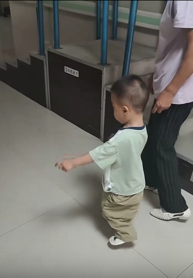 脑瘫 小儿内针治疗两个多月效果